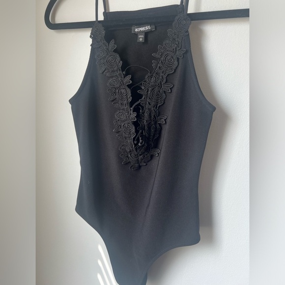 Express Black Floral Lace Camisole Bodysuit Size XS / P - Picture 2 of 11